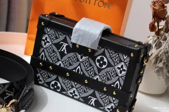 PETITE 1854 LOUIS VUITTON MALLE SINCE 0514